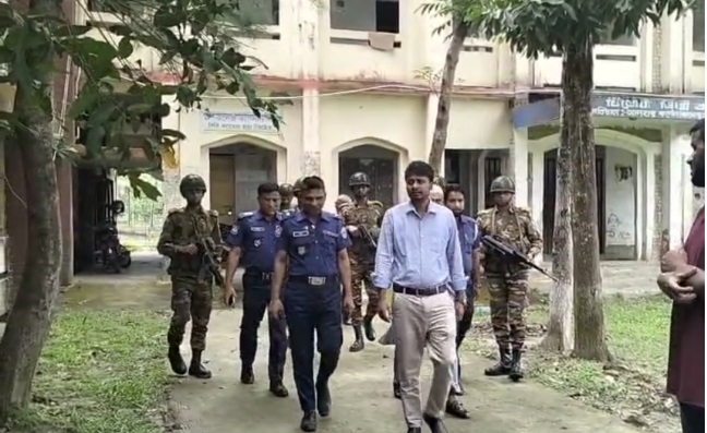 শাহরাস্তিতে অধ্যক্ষের যোগদানকে কেন্দ্র করে সংঘর্ষ, আহত ১০
