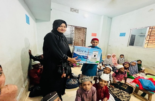 বিজয়ীর উদ্যোগে মাদ্রাসা শিক্ষার্থীদের মাঝে নানাবিধ সামগ্রী বিতরণ