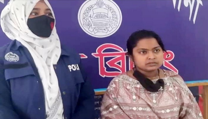 ফেসবুকে পরকিয়া সম্পর্ক করে প্রবাসীর স্ত্রীকে ভারতে পাচার, আটক নারী