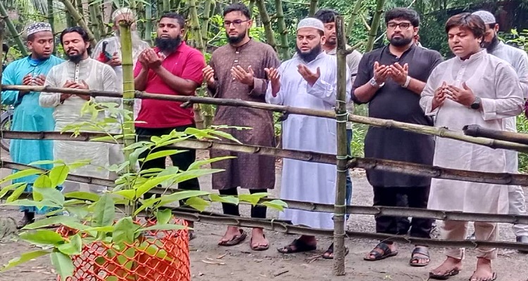 শহীদ সিয়াম সর্দারের কবর জিয়ারত করলেন গণঅধিকার পরিষদের নেতৃবৃন্দ