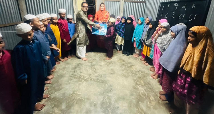 বিজয়ী’র উদ্যোগে মাদ্রাসার শিক্ষার্থীদের মাঝে পানির ফিল্টার বিতরণ