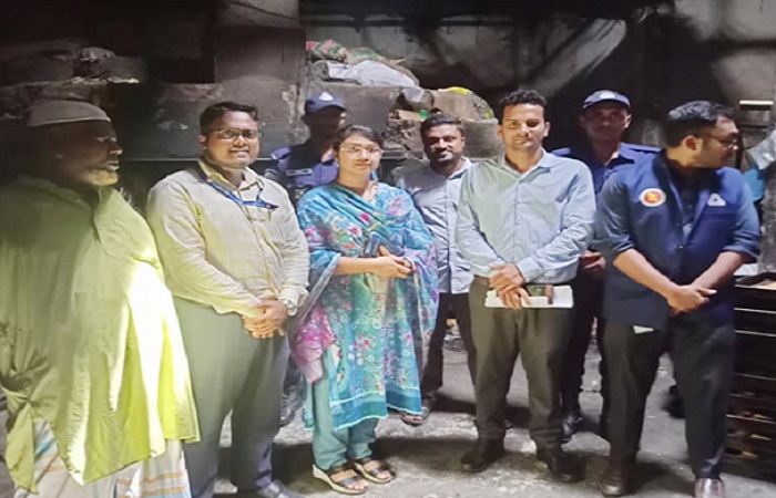 বিএসটিআই এর নিবন্ধন না থাকায় চাঁদপুরে তিন প্রতিষ্ঠানের জরিমানা