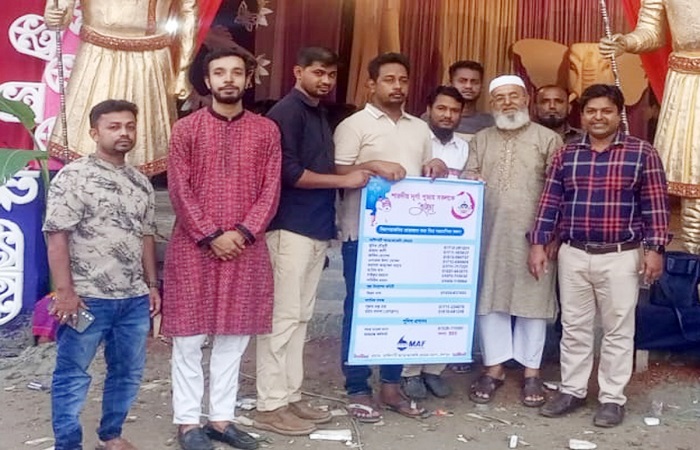 বিভিন্ন মন্দিরে ম্যাপ এর নিরাপত্তা জনিত ফেস্টুন প্রদান