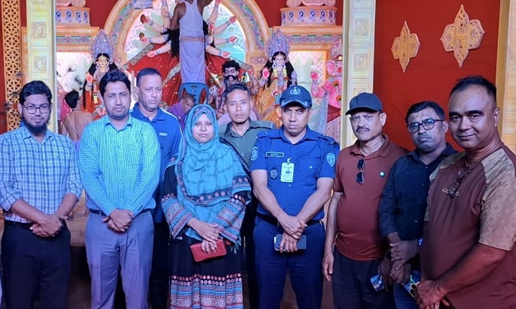 শাহরাস্তি উপজেলা প্রশাসনের উদ্যোগে পূজামন্ডপ পরিদর্শন