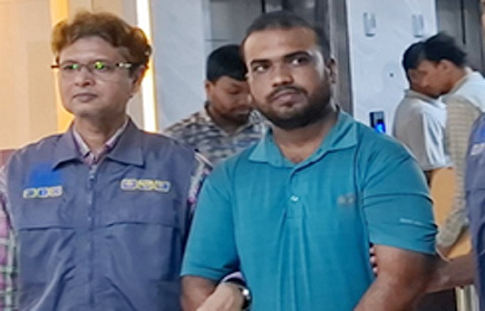 ২০০ টাকায় পিএসসির নন-ক্যাডার পরীক্ষার ৯০% কমন সাজেশন বিক্রি, অভিযুক্ত গ্রেপ্তার