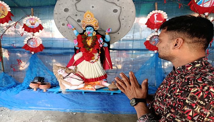 দেবী কালীর আরাধনায় আলোকিত চাঁদপুর শহর