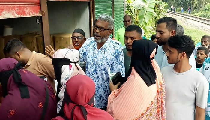 টিসিবির পণ্য বিতরণে ছাউনি, বসার চেয়ার ও বিশুদ্ধ পানির ব্যবস্থা