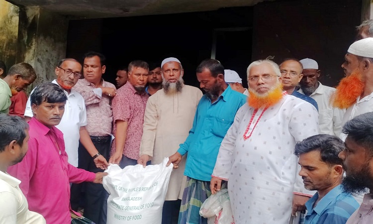 চাঁদপুরে ৪৫ হাজার জেলেকে খাদ্য সহায়তা প্রদান