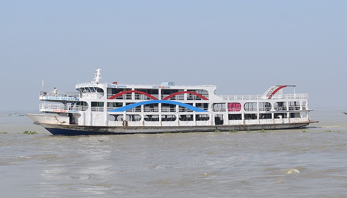 চাঁদপুর-ঢাকা নৌরুটে দ্রুতগামী নৌযান দেয়ার দাবী